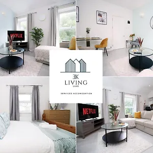 Cosy In The Heart Of Uplands - - Prime Location - By Ekliving Luxe Apartment