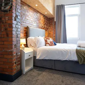 The Kingsway- 2 Bedroom By Stayright Apartment